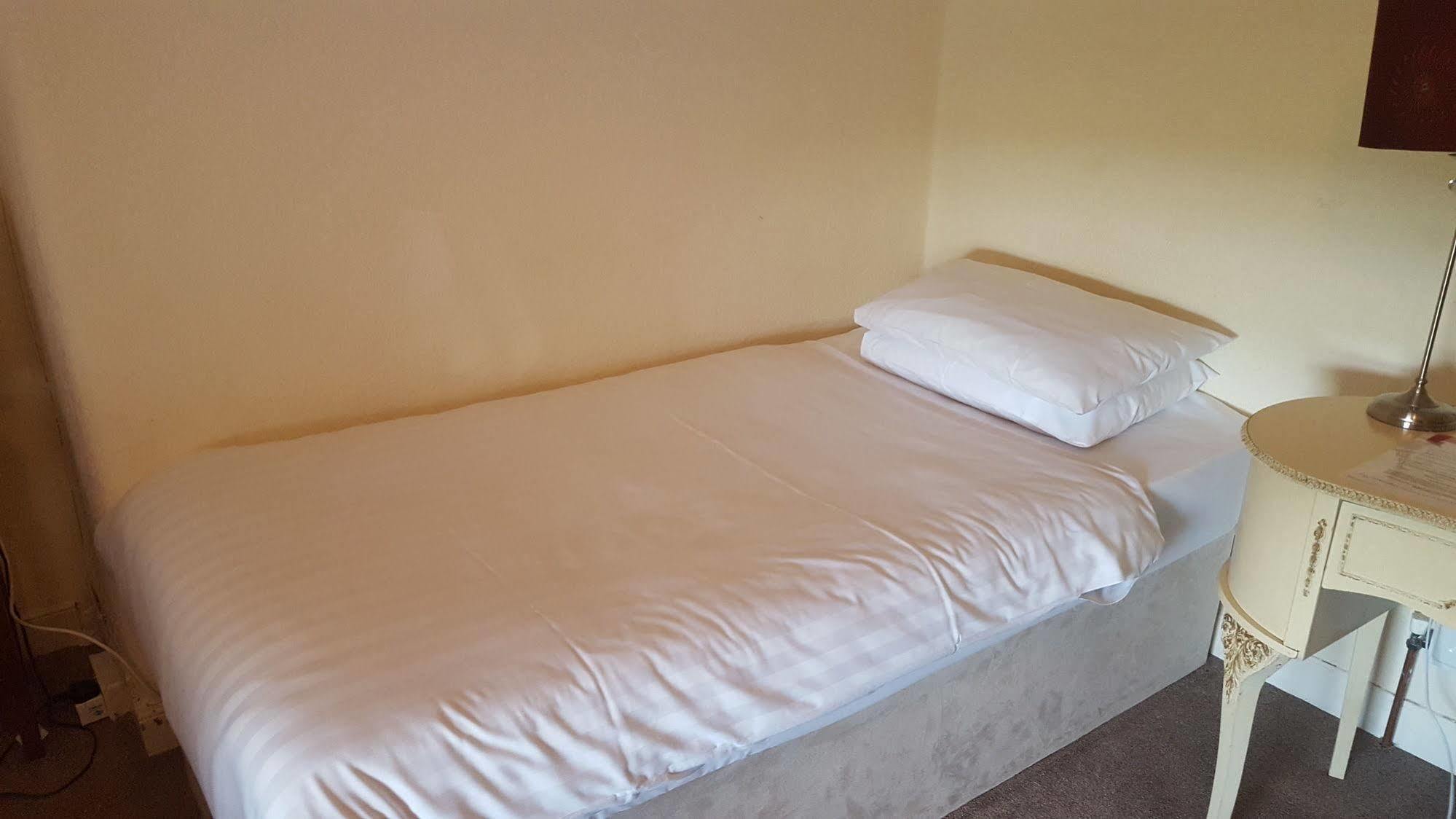 Bed and Breakfast Charlemont House Moy Экстерьер фото