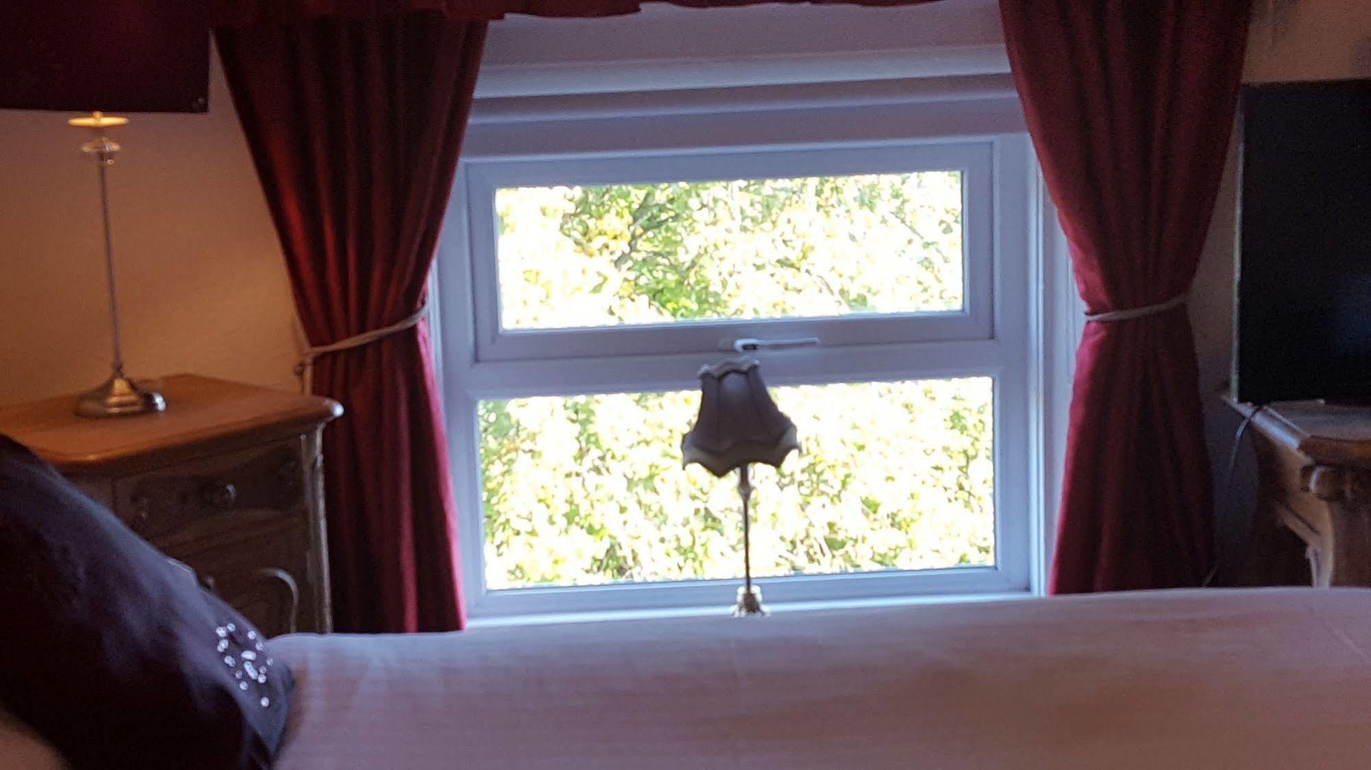 Bed and Breakfast Charlemont House Moy Экстерьер фото